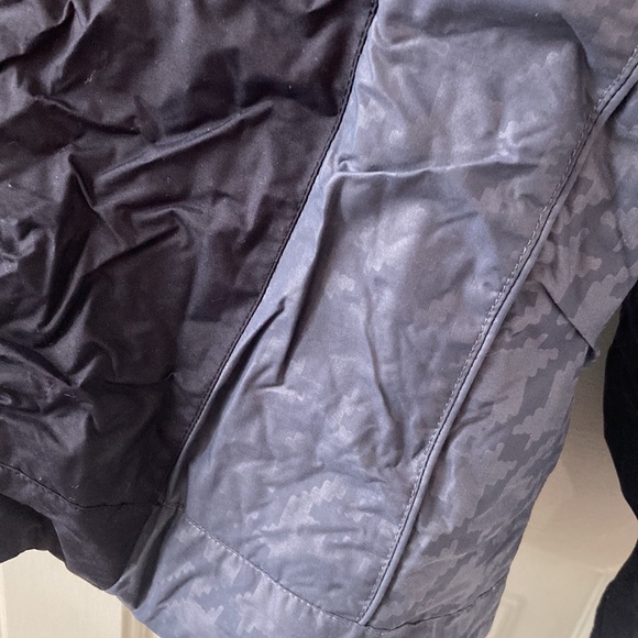 Columbia cold weather hooded lined puffer jacket. Women’s XL - Picture 8 of 10